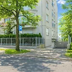 Bosman & Parking By Lion